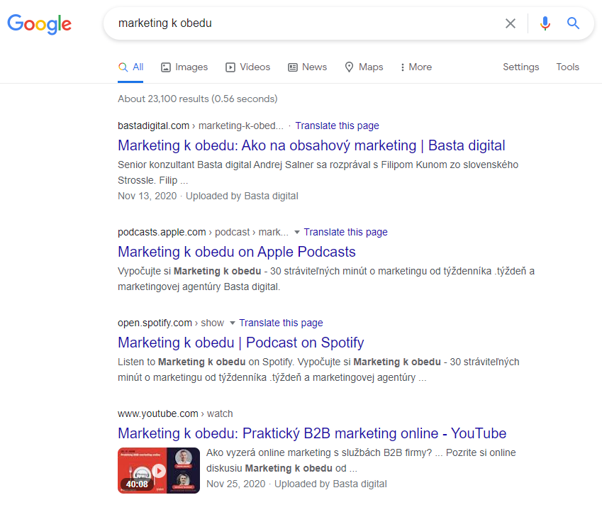 Ukážka z Google vyhľadávania - Podcast Marketing k obedu je viditeľný v organickom vyhľadávaní na webe Basta digital a platformách Apple Podcasts, Spotify a YouTube
